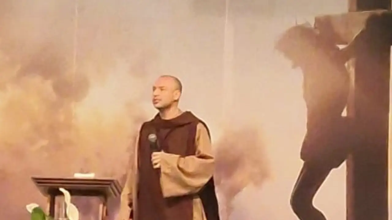 Frei Gilson na canção Nova